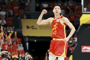 星空体育官方网站-朱俊龙：球队三号位缺人 自己疼也只能坚持打 感谢队友站了出来